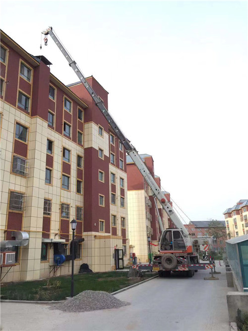 珠山区跨街广告牌的高空安装注意事项