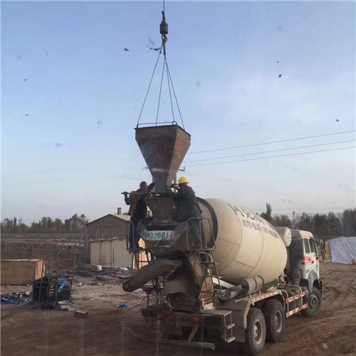 珠山区“精准瞄准”—— 吊车的 “定位导航” 技术