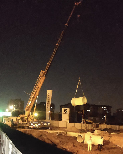 珠山区“弯臂矫正”—— 吊车的 “形变补偿” 技术